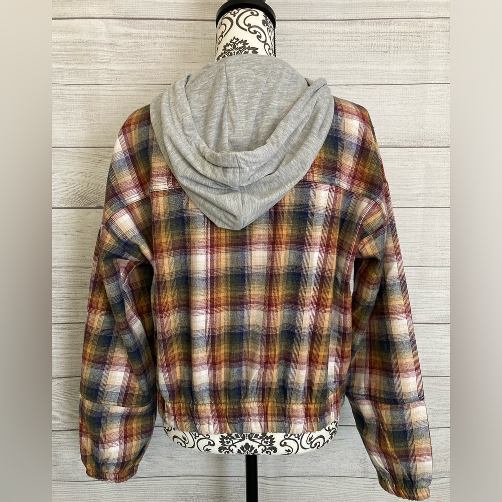 NEW LOOK | NWT Women’s Plaid Cropped Zip Up Hoodie - Picture 3 of 6